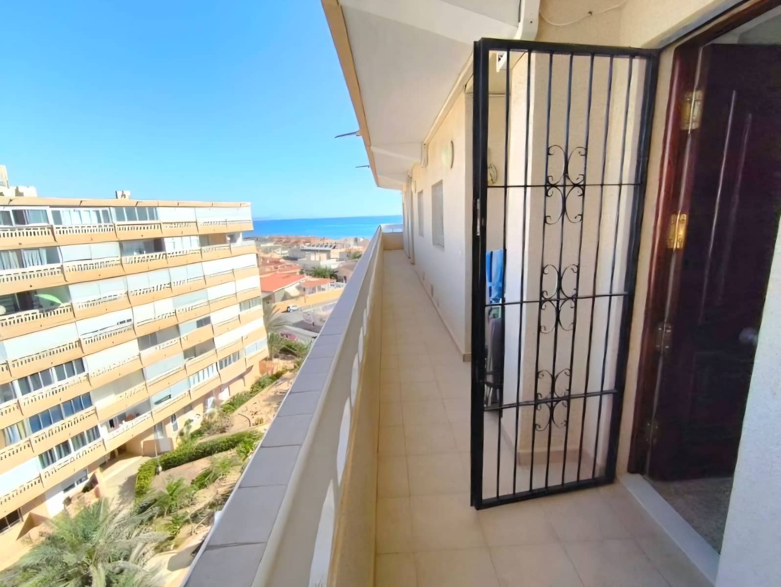 1 soverom Penthouse til salgs i Torrevieja - € 139 000 (Ref: 10006214)
