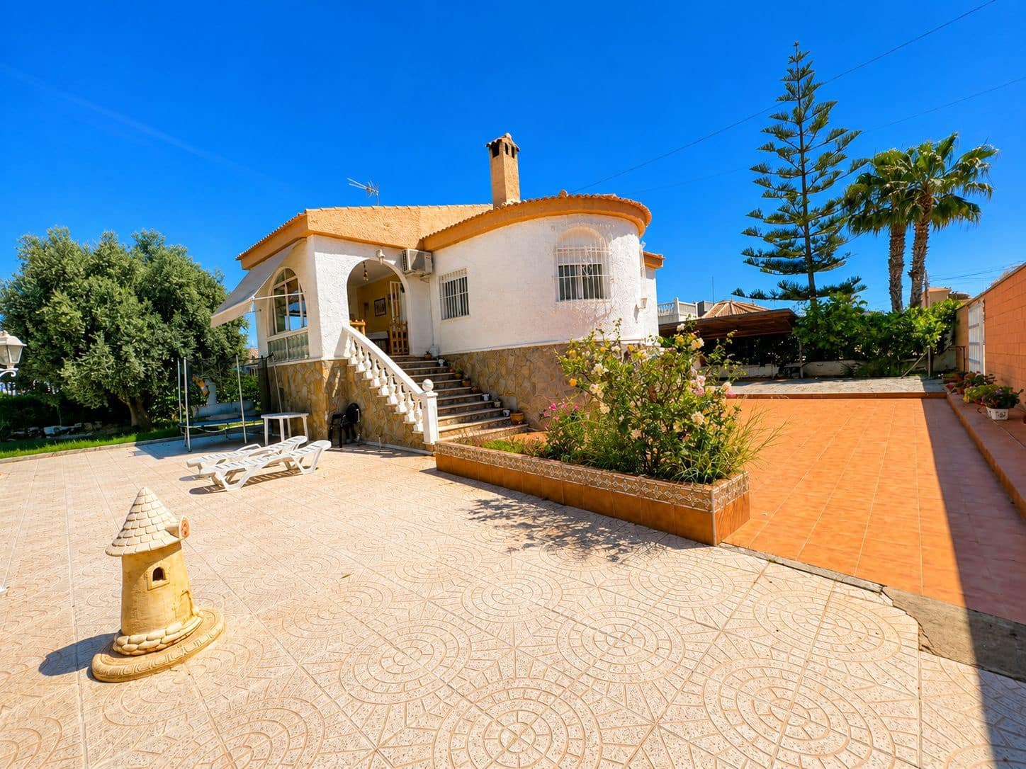 5 bedroom Villa for sale in Torrevieja - € 399,000 (Ref: 10015072)