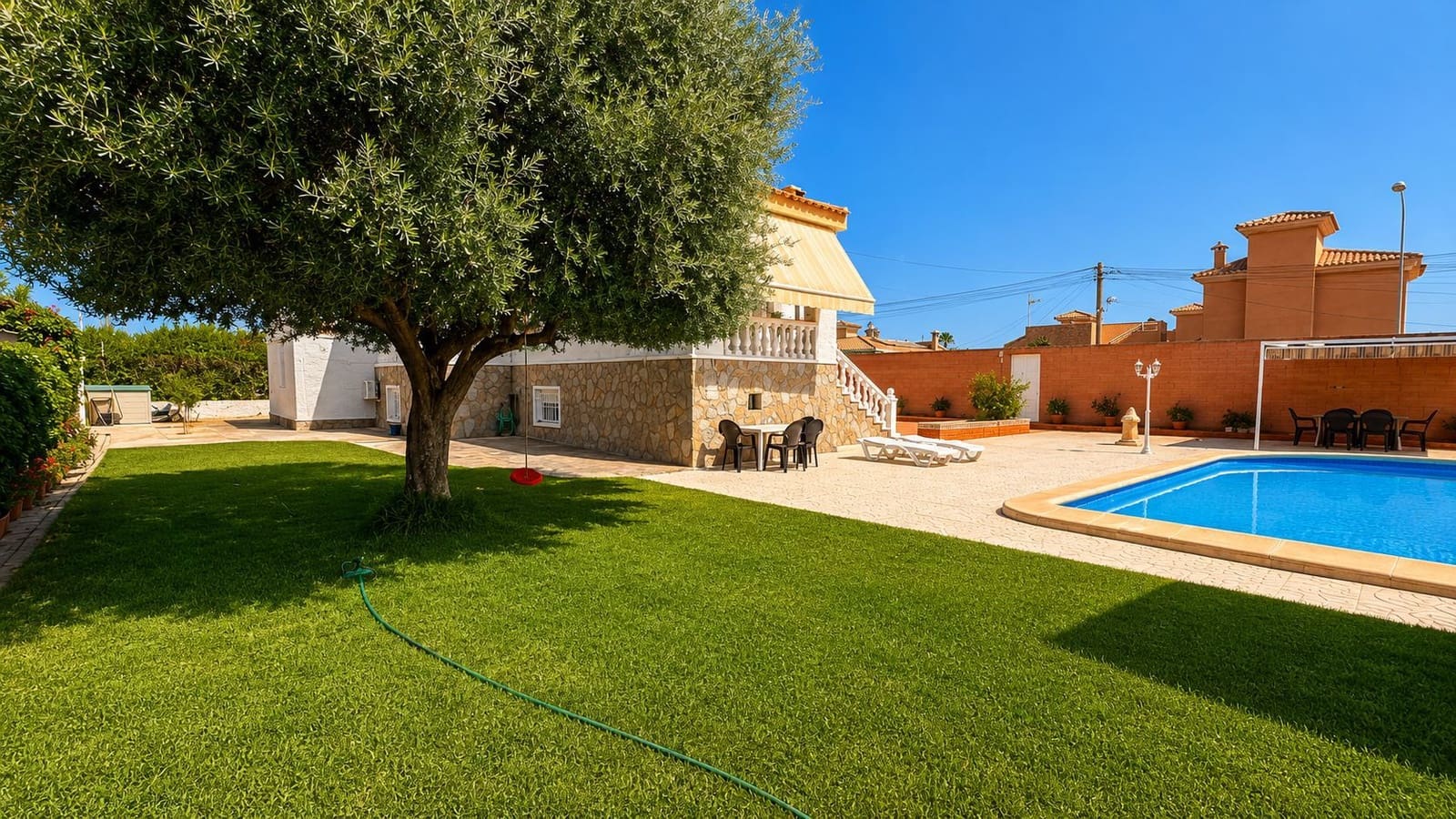 5 bedroom Villa for sale in Torrevieja - € 399,000 (Ref: 10015072)