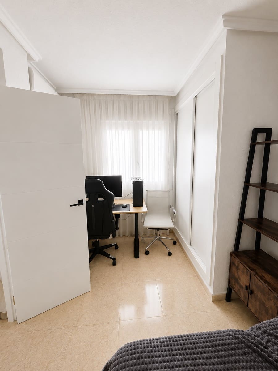 2 bedroom Apartment for sale in Torrevieja with pool - € 125,000 (Ref: 10018221)