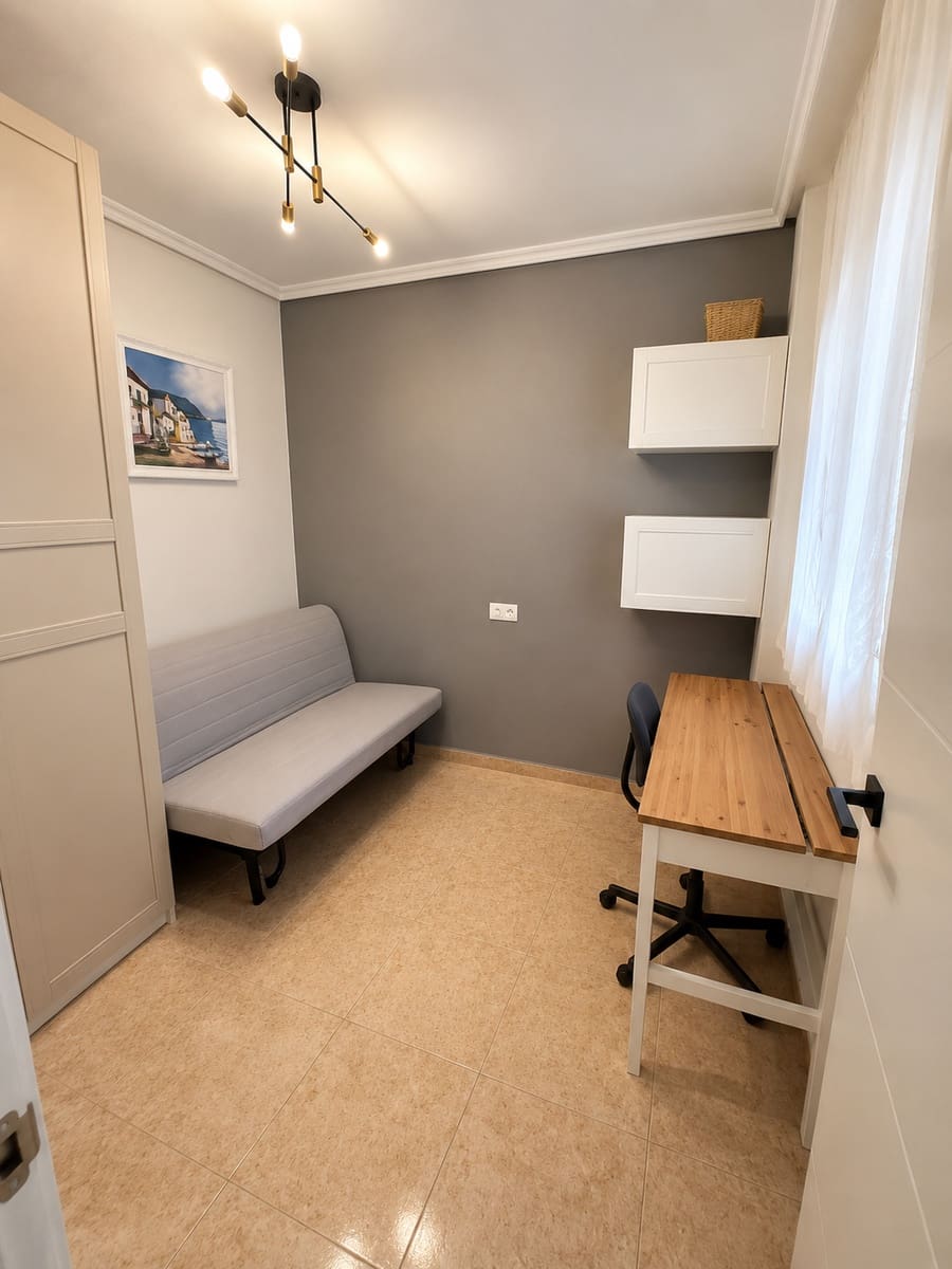 2 bedroom Apartment for sale in Torrevieja with pool - € 125,000 (Ref: 10018221)