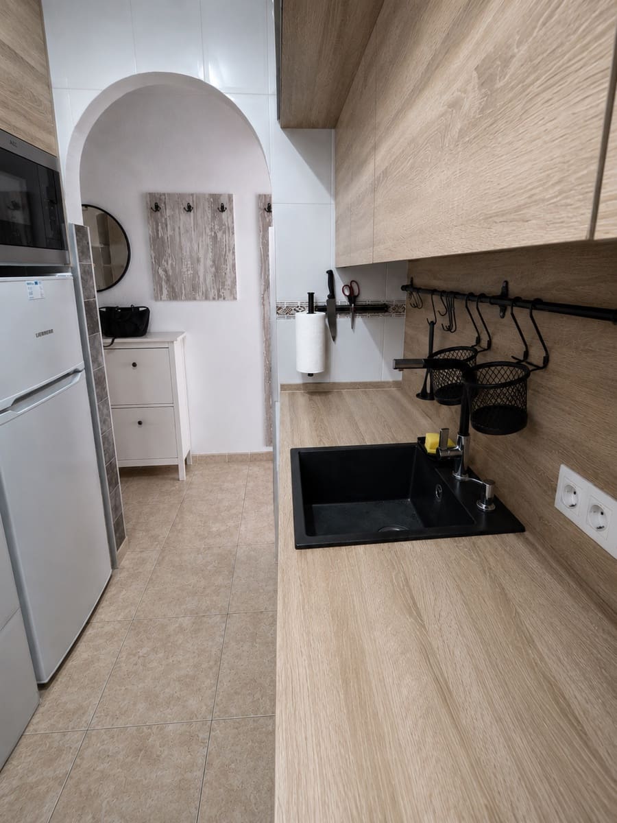 2 bedroom Apartment for sale in Torrevieja with pool - € 125,000 (Ref: 10018221)