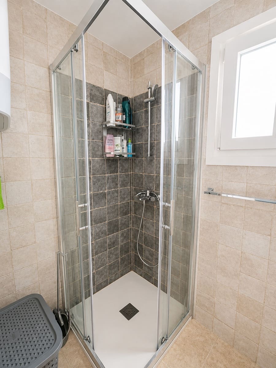 2 bedroom Apartment for sale in Torrevieja with pool - € 125,000 (Ref: 10018221)