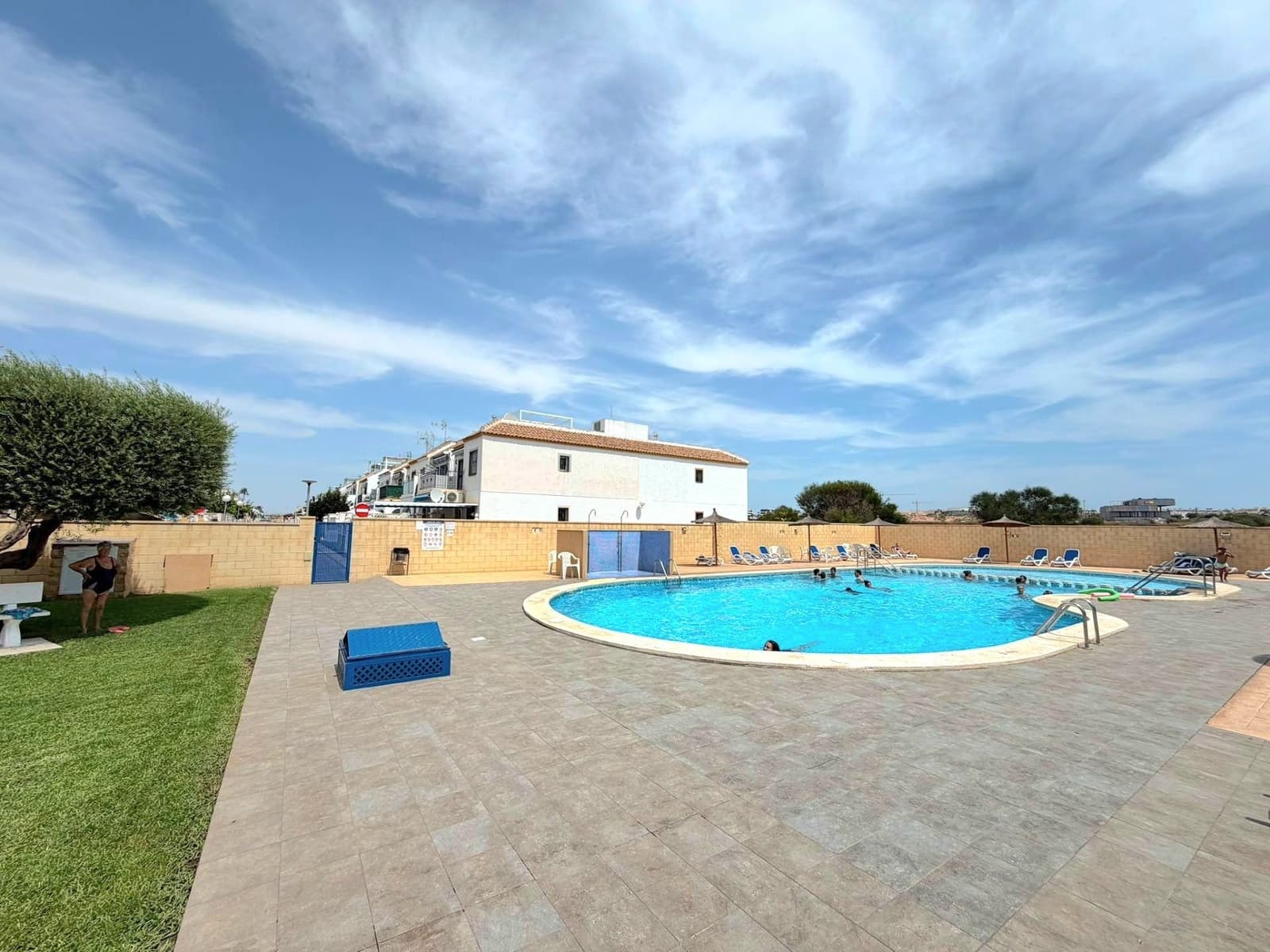 3 slaapkamer Bungalow te koop in Torrevieja met zwembad garage - € 154.900 (Ref: 10022001)