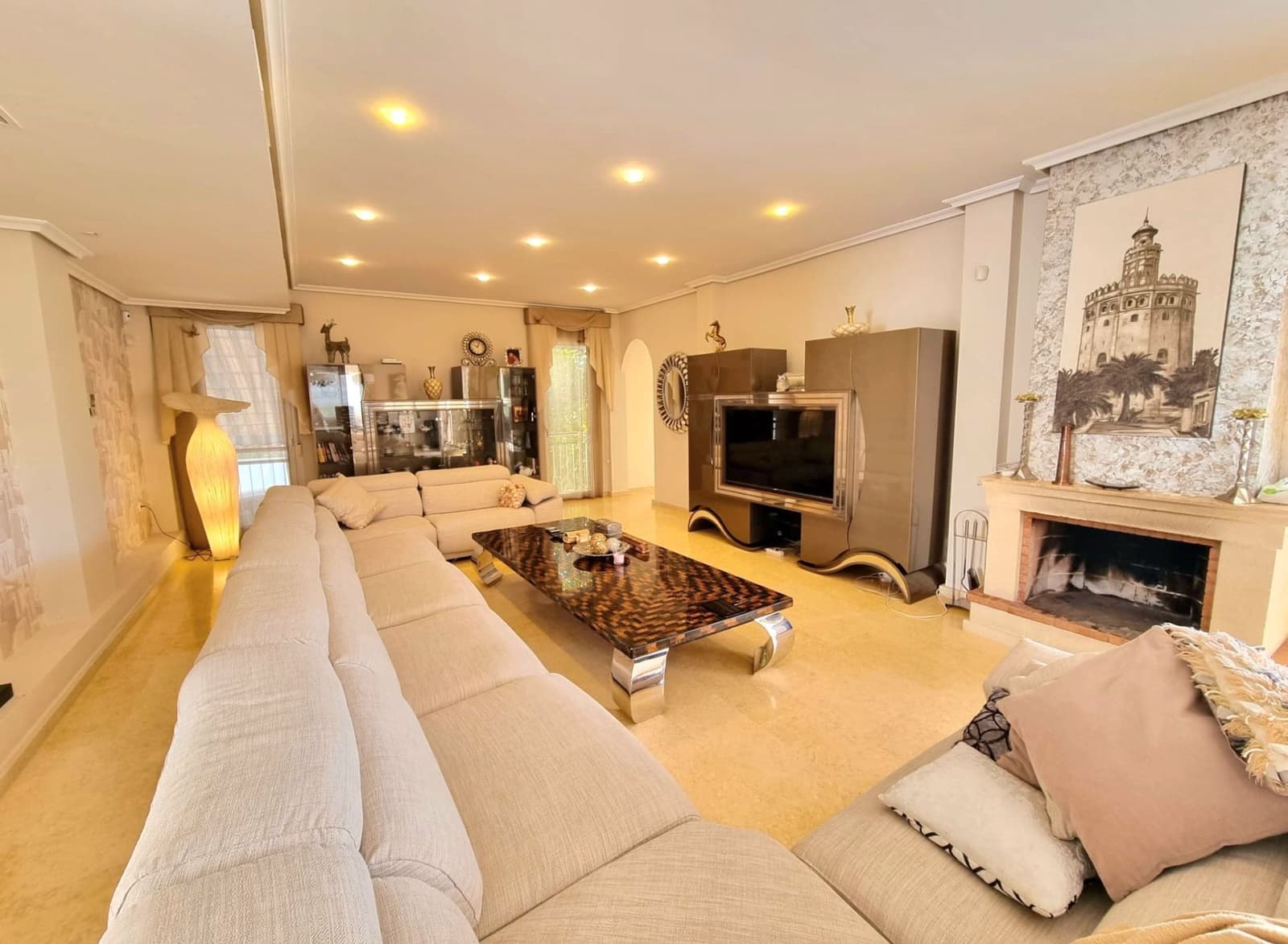 5 slaapkamer Villa te koop in Torrevieja met zwembad garage - € 1.170.000 (Ref: 10023565)