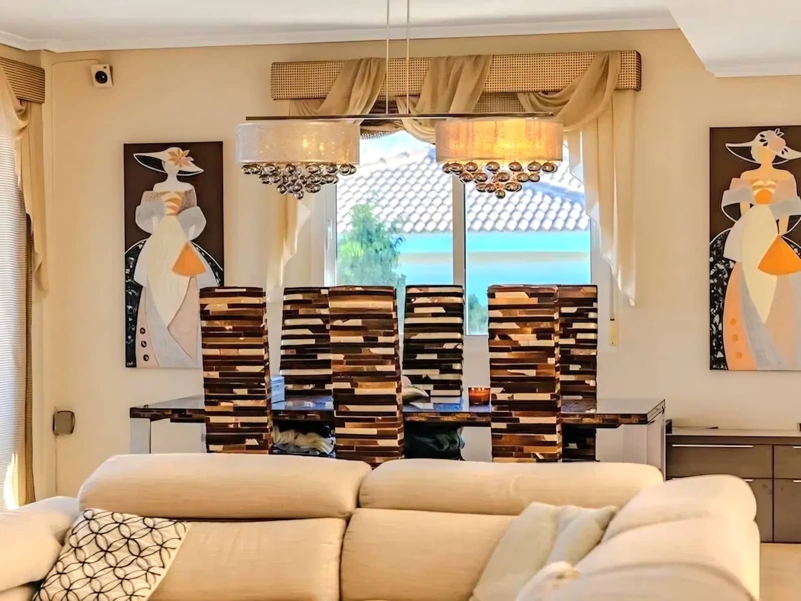 5 slaapkamer Villa te koop in Torrevieja met zwembad garage - € 1.170.000 (Ref: 10023565)