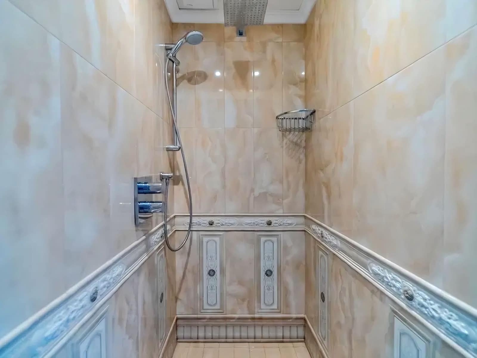 5 slaapkamer Villa te koop in Torrevieja met zwembad garage - € 1.170.000 (Ref: 10023565)