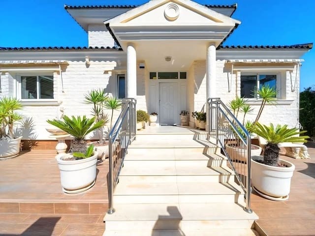 5 slaapkamer Villa te koop in Cañada del Molino, Torrevieja met zwembad garage - € 1.170.000 (Ref: 10023565)