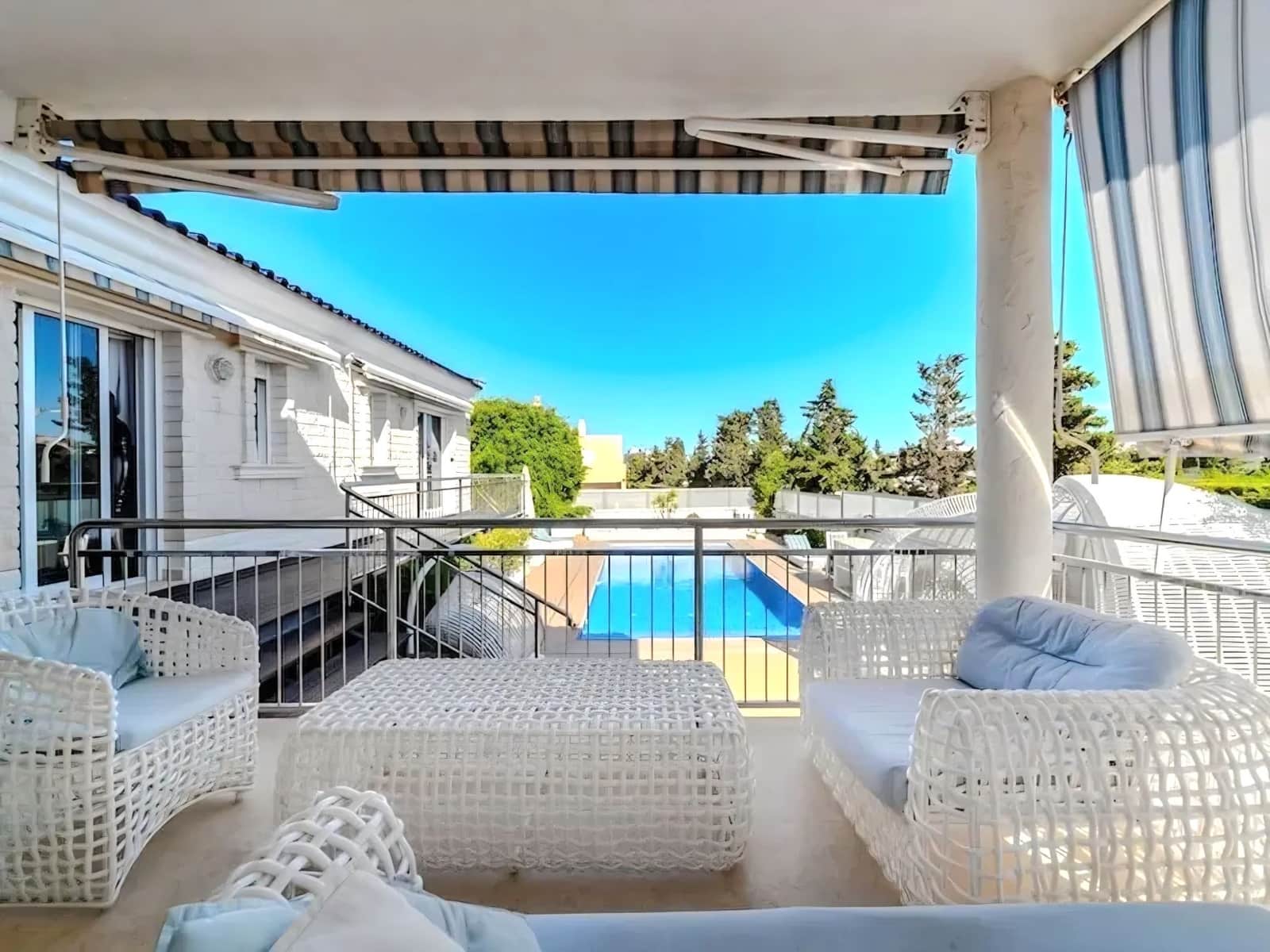5 slaapkamer Villa te koop in Torrevieja met zwembad garage - € 1.170.000 (Ref: 10023565)