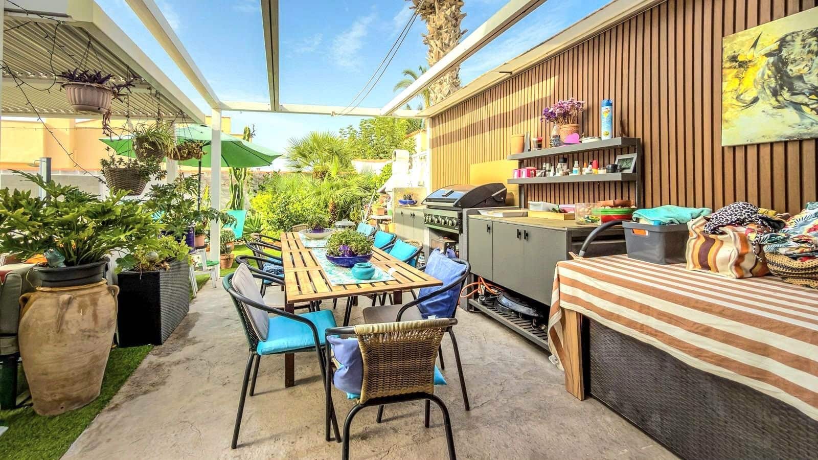 2 bedroom Villa for sale in Torrevieja with pool garage - € 465,000 (Ref: 10025095)