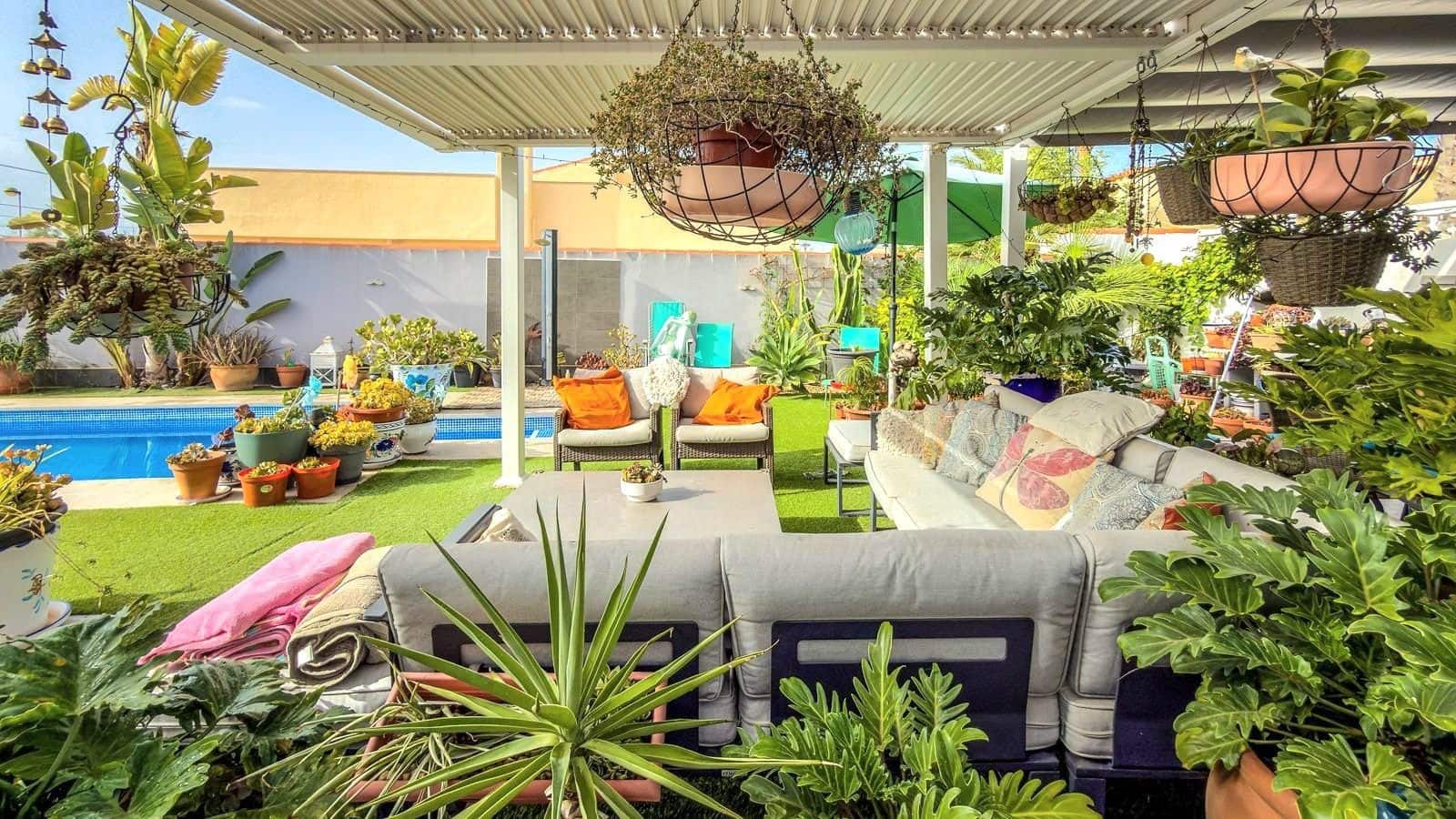2 bedroom Villa for sale in Torrevieja with pool garage - € 465,000 (Ref: 10025095)