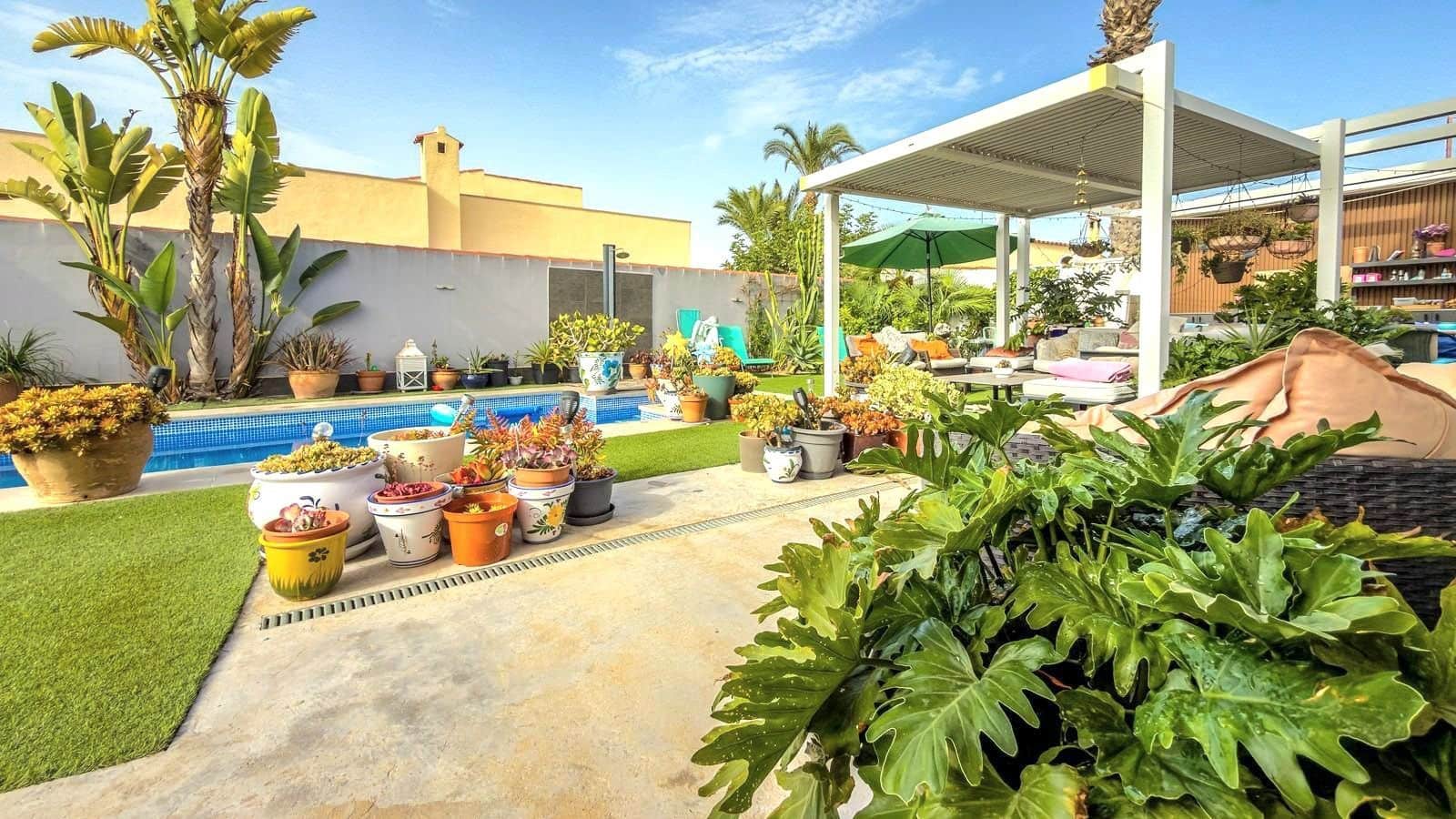 2 bedroom Villa for sale in Torrevieja with pool garage - € 465,000 (Ref: 10025095)
