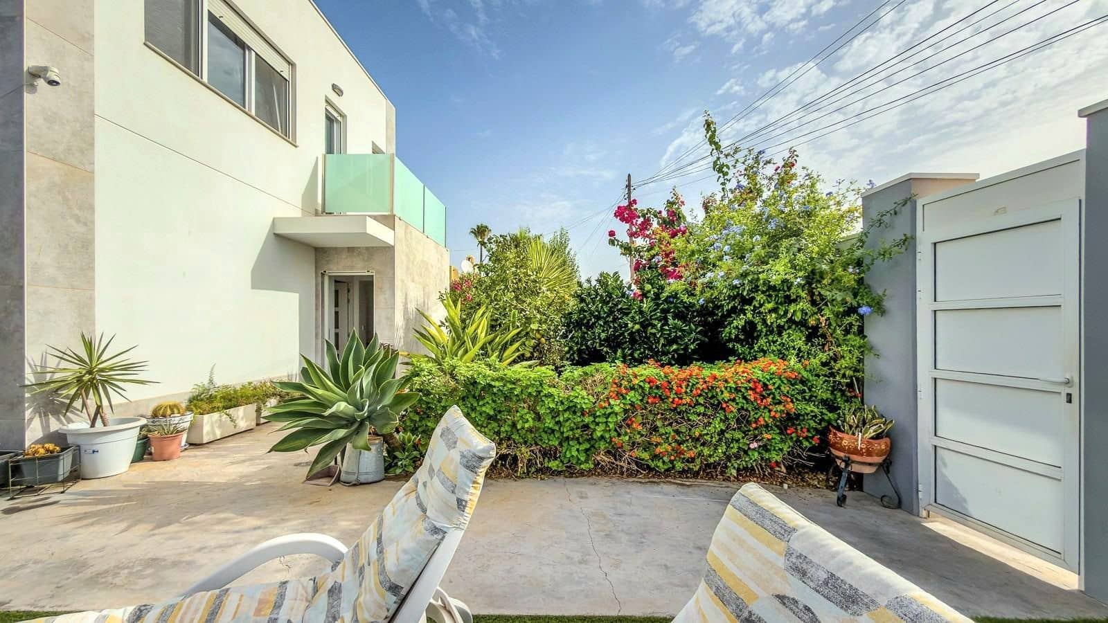 2 bedroom Villa for sale in Torrevieja with pool garage - € 465,000 (Ref: 10025095)