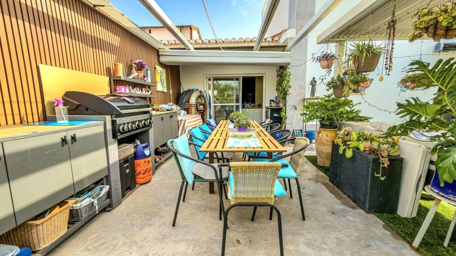 2 bedroom Villa for sale in Torrevieja with pool garage - € 465,000 (Ref: 10025095)