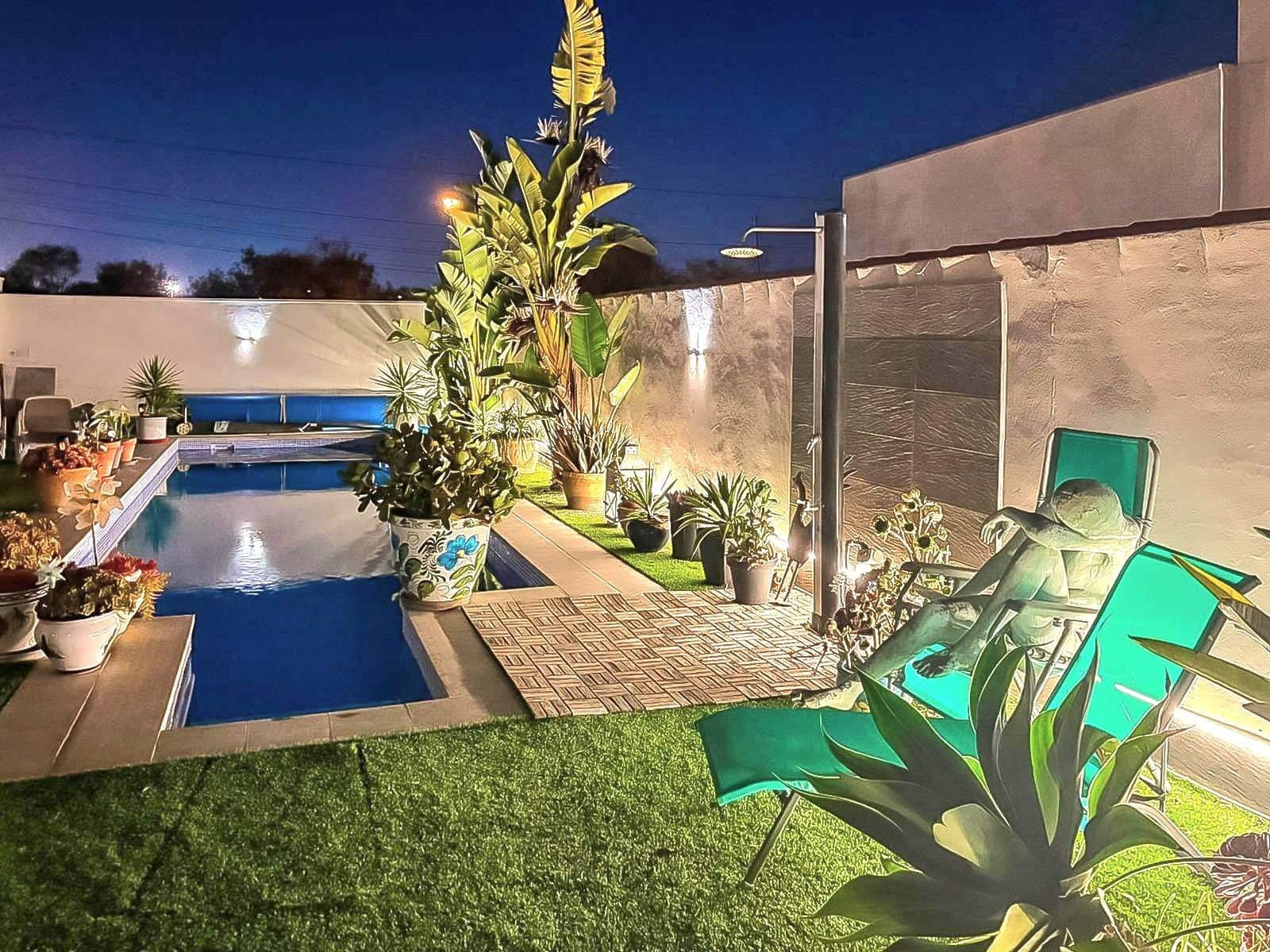 2 bedroom Villa for sale in Torrevieja with pool garage - € 465,000 (Ref: 10025095)