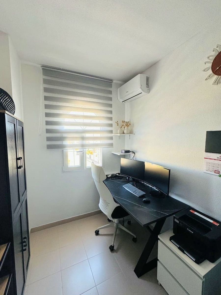 4 soveværelse Semi-Rækkehus til salg i Orihuela Costa med swimmingpool garage - € 219.000 (Ref: 10026766)