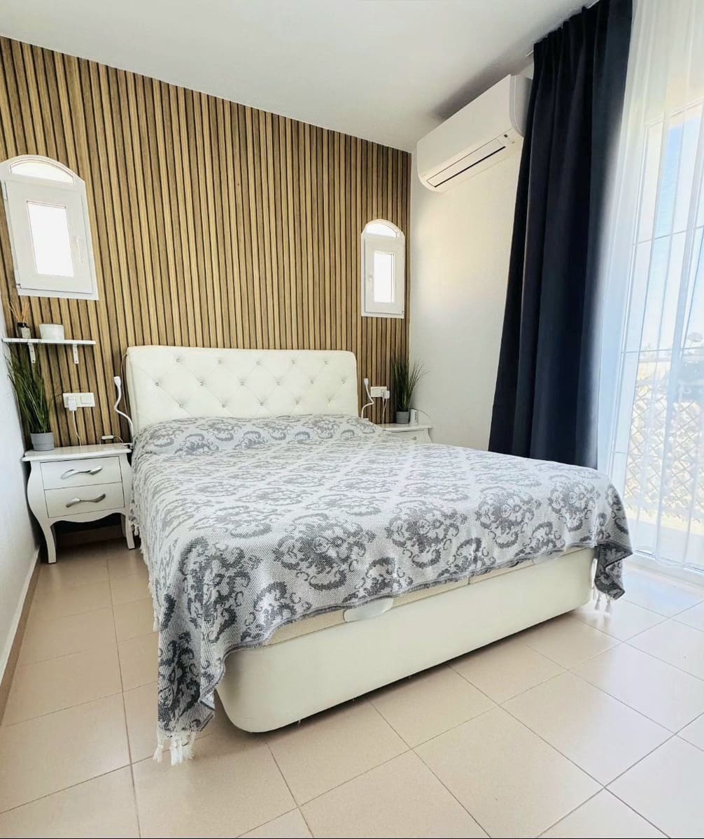 4 soveværelse Semi-Rækkehus til salg i Orihuela Costa med swimmingpool garage - € 219.000 (Ref: 10026766)