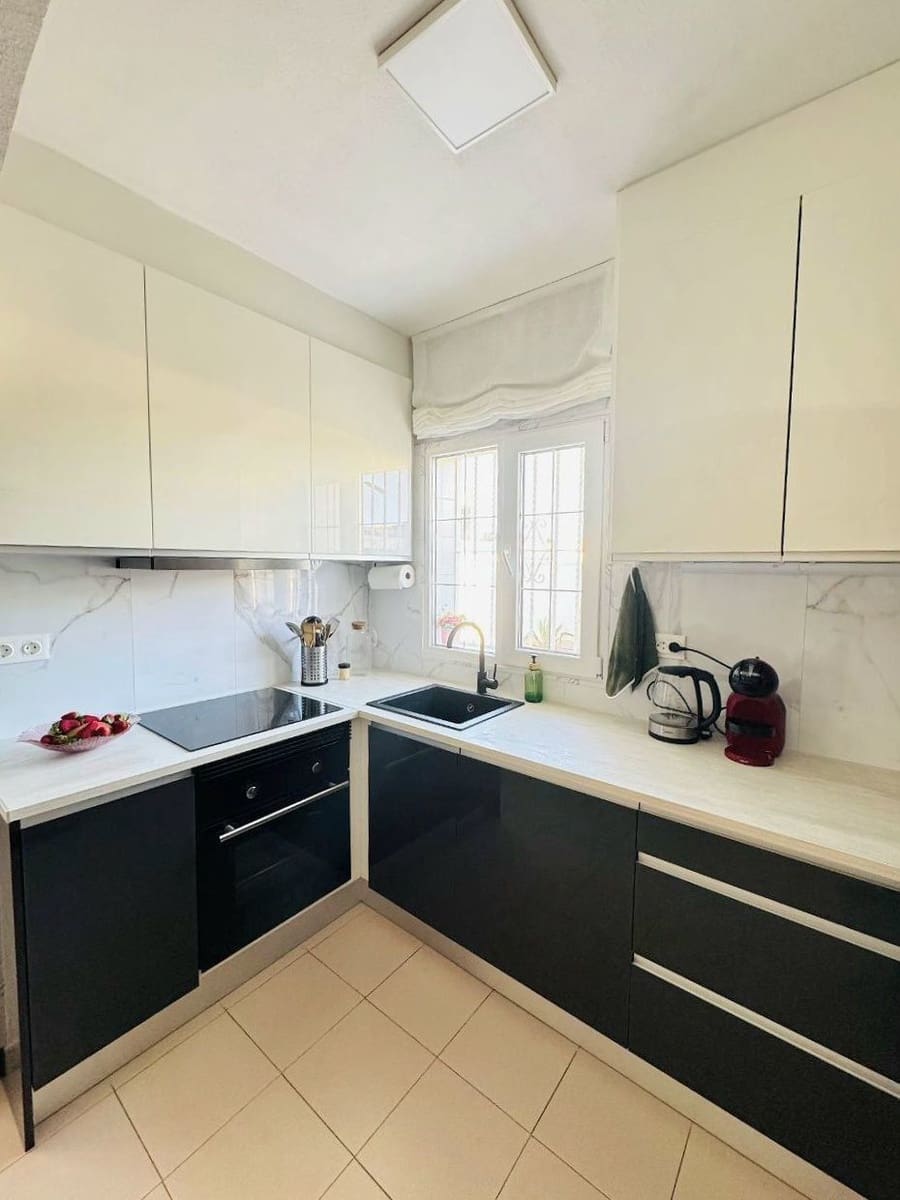 4 soveværelse Semi-Rækkehus til salg i Orihuela Costa med swimmingpool garage - € 219.000 (Ref: 10026766)