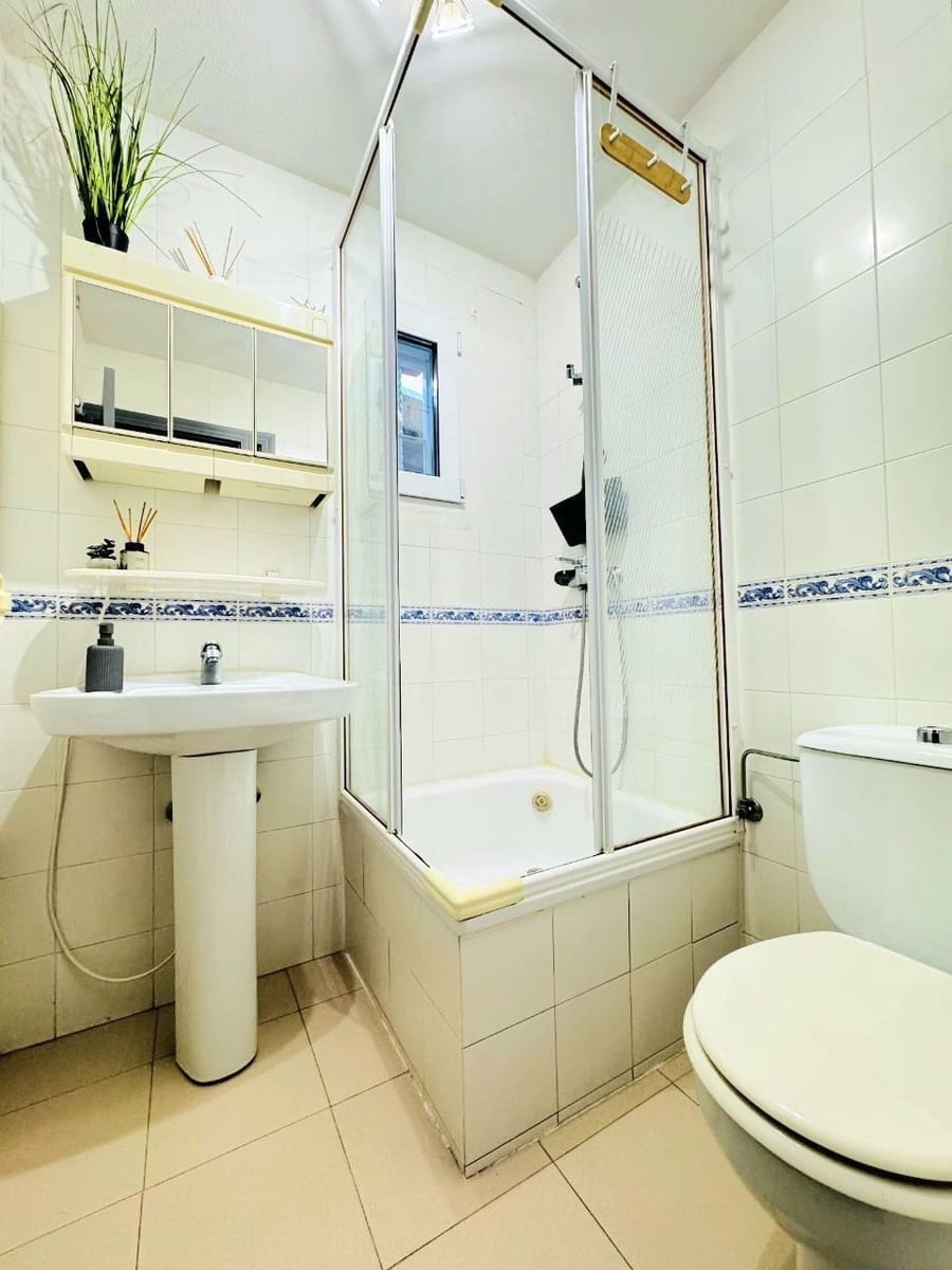 4 soveværelse Semi-Rækkehus til salg i Orihuela Costa med swimmingpool garage - € 219.000 (Ref: 10026766)