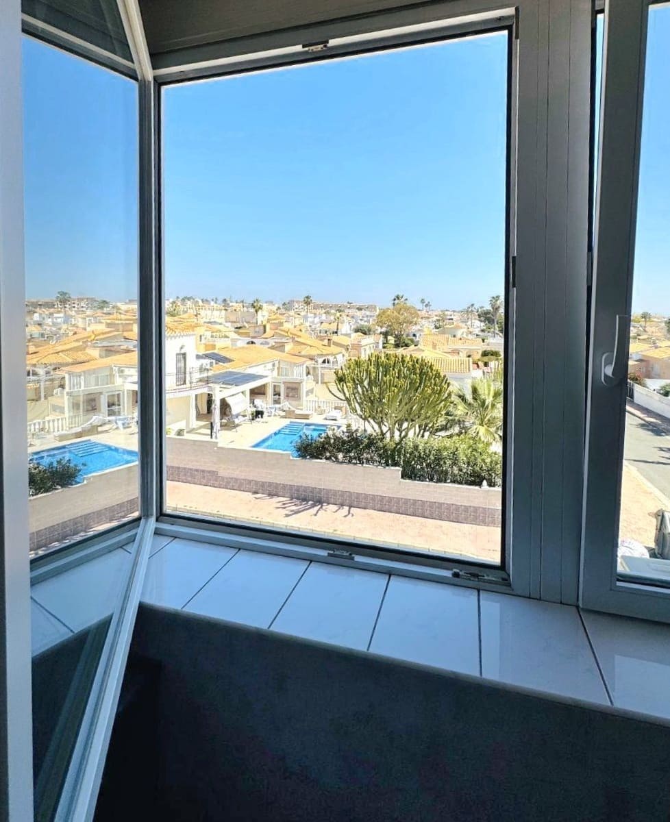 4 soveværelse Semi-Rækkehus til salg i Orihuela Costa med swimmingpool garage - € 219.000 (Ref: 10026766)