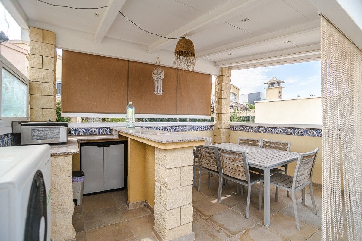 2 Zimmer Villa zu verkaufen in San Fulgencio mit Pool Garage - 288.000 € (Ref: 10027713)