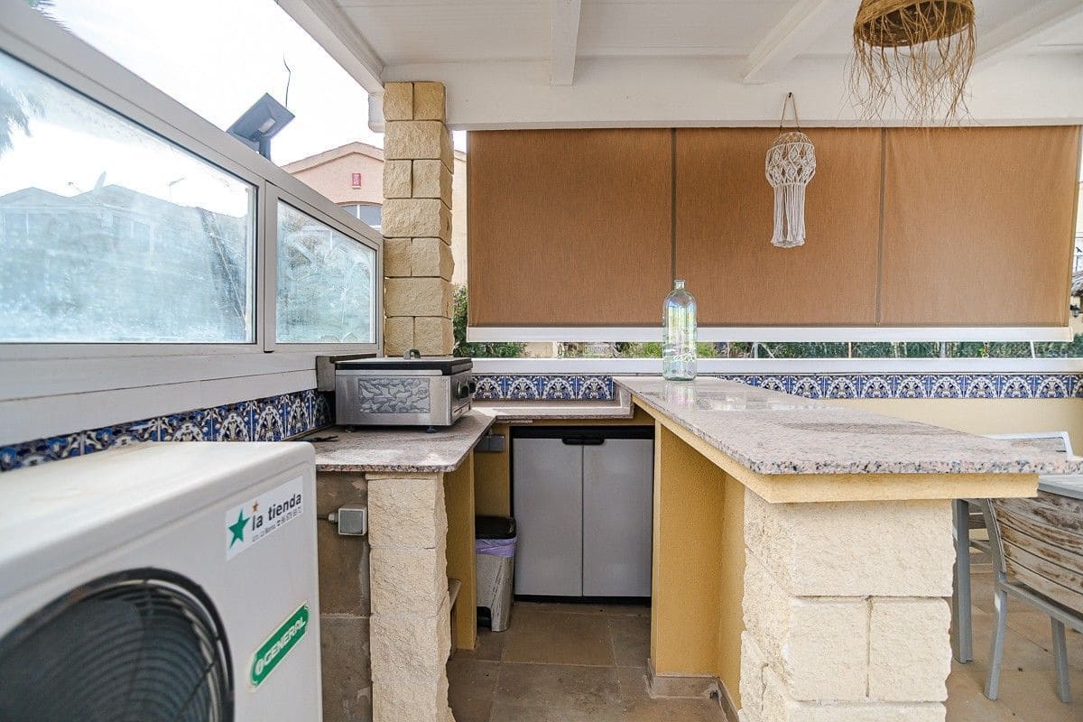 2 Zimmer Villa zu verkaufen in San Fulgencio mit Pool Garage - 288.000 € (Ref: 10027713)