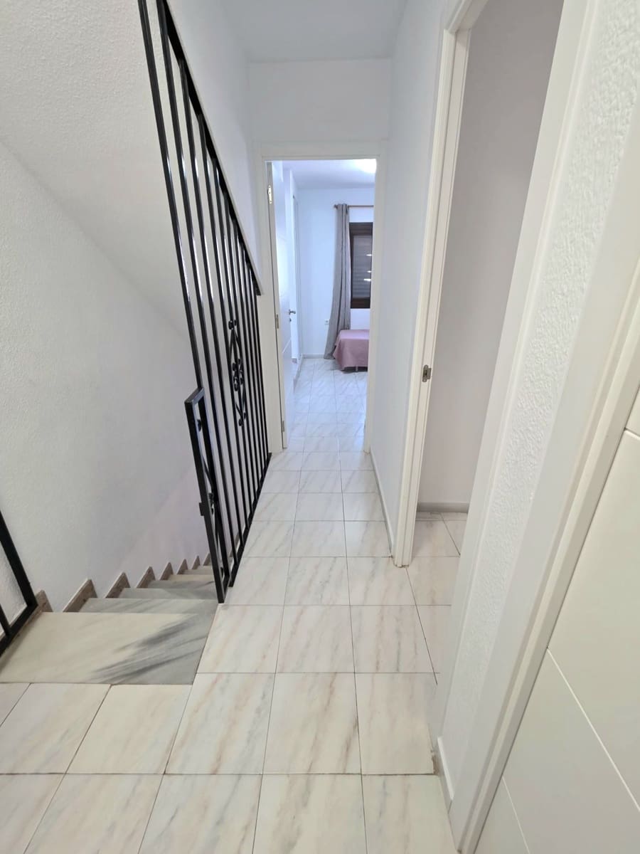4 chambre Maison de Ville à vendre à Torrevieja - 176 000 € (Ref: 10031475)