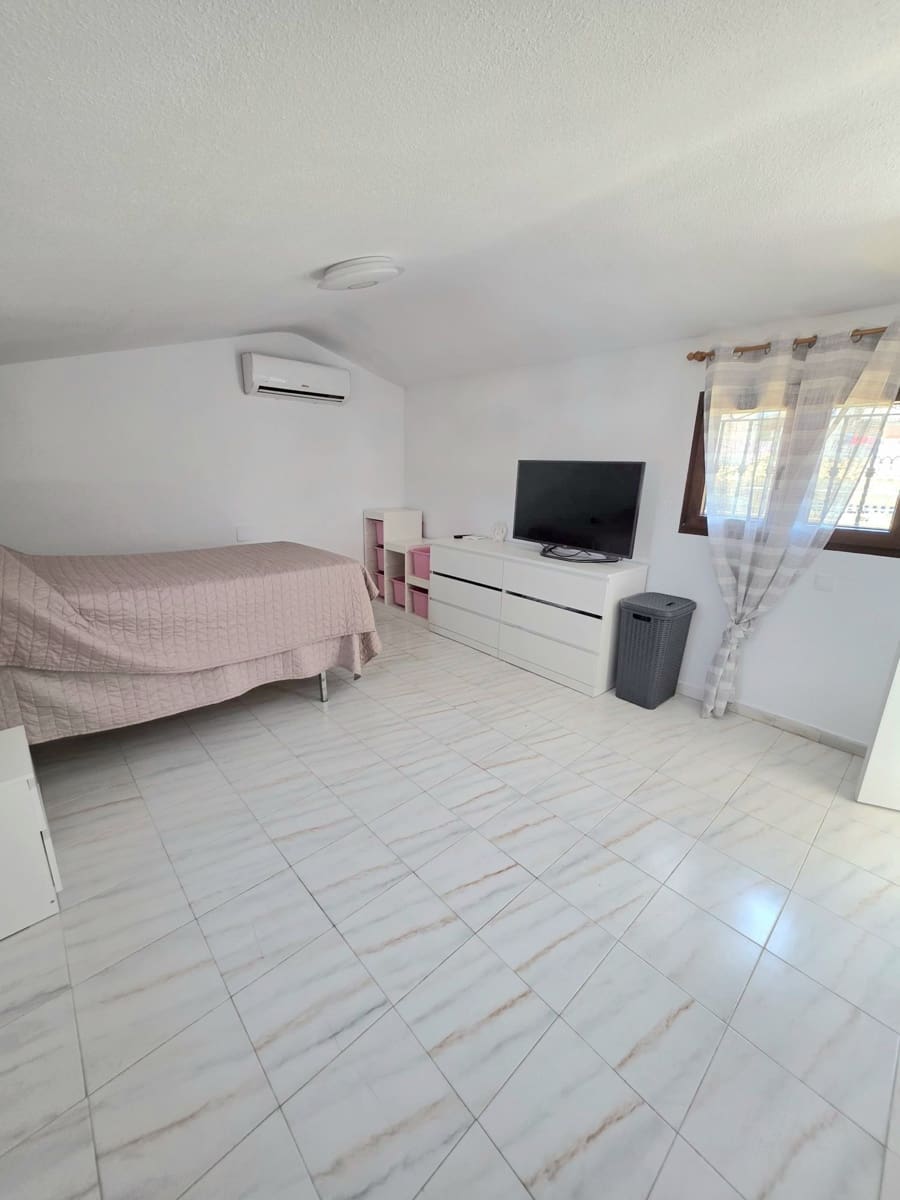 4 chambre Maison de Ville à vendre à Torrevieja - 176 000 € (Ref: 10031475)