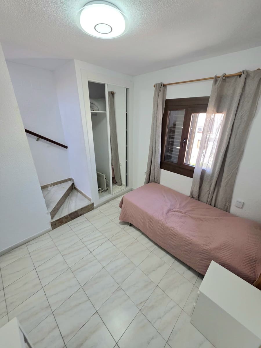 4 chambre Maison de Ville à vendre à Torrevieja - 176 000 € (Ref: 10031475)