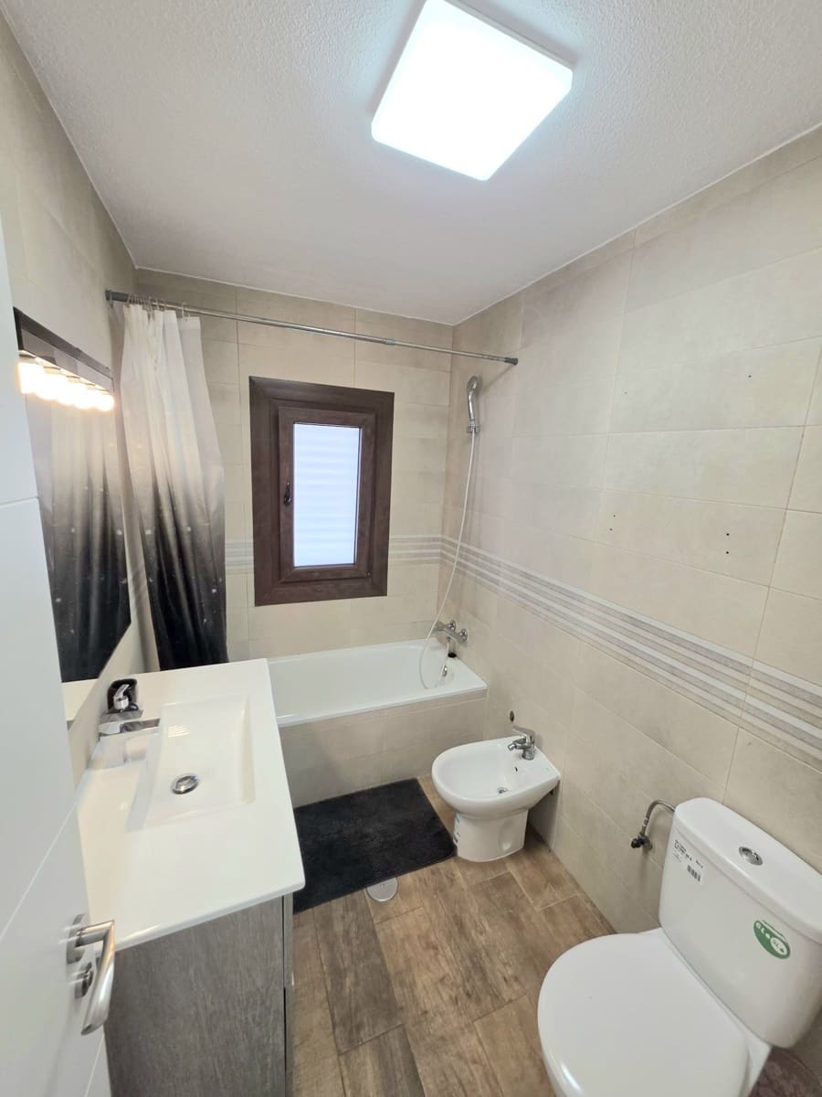 4 chambre Maison de Ville à vendre à Torrevieja - 176 000 € (Ref: 10031475)