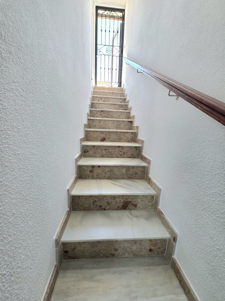 4 chambre Maison de Ville à vendre à Torrevieja - 176 000 € (Ref: 10031475)