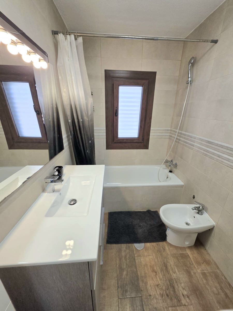 4 chambre Maison de Ville à vendre à Torrevieja - 176 000 € (Ref: 10031475)
