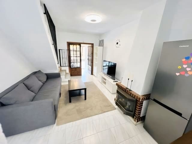 4 bedroom Townhouse for sale in Playa de los Locos, Torrevieja - € 176,000 (Ref: 10031475)