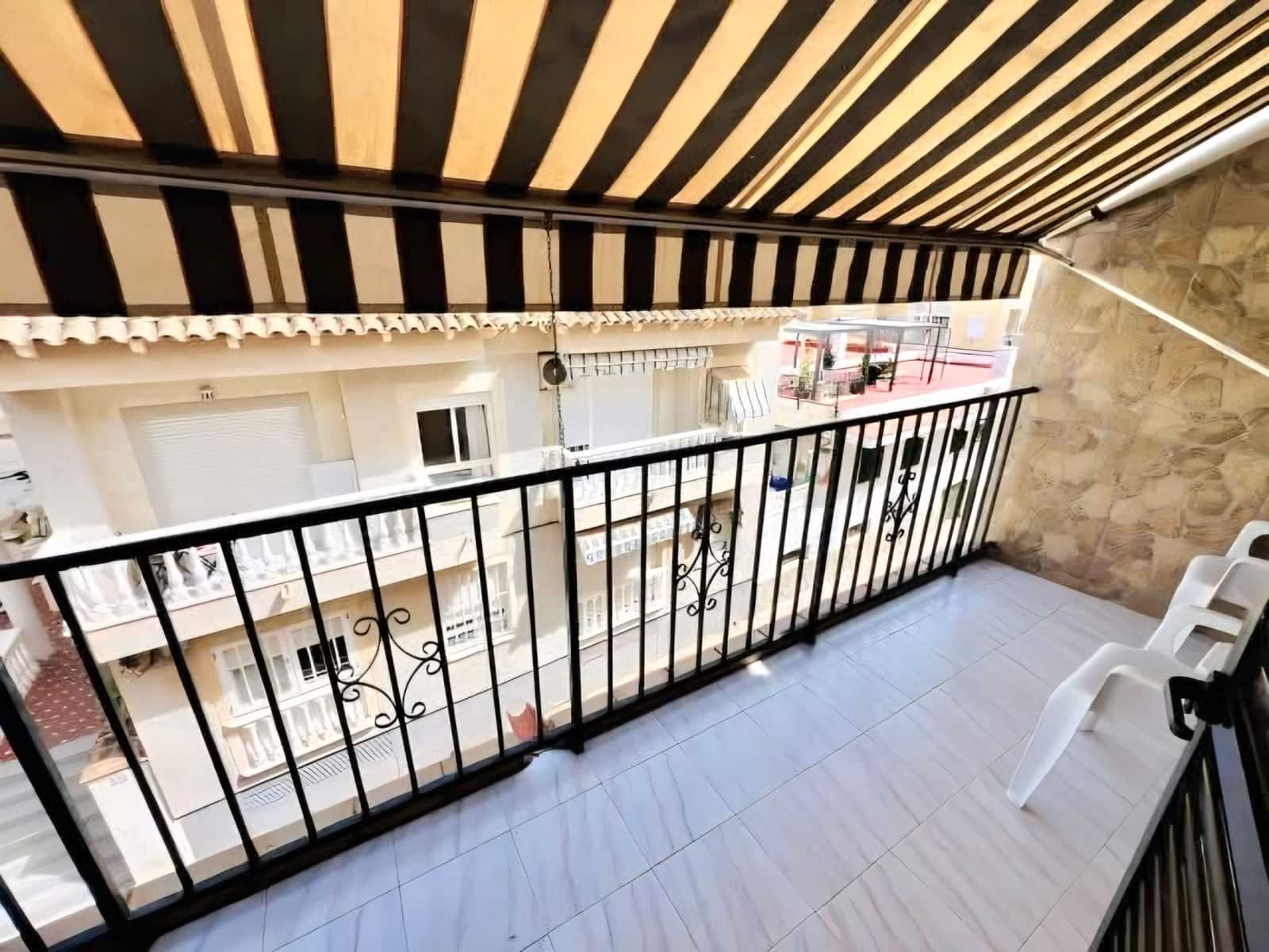 4 chambre Maison de Ville à vendre à Torrevieja - 176 000 € (Ref: 10031475)