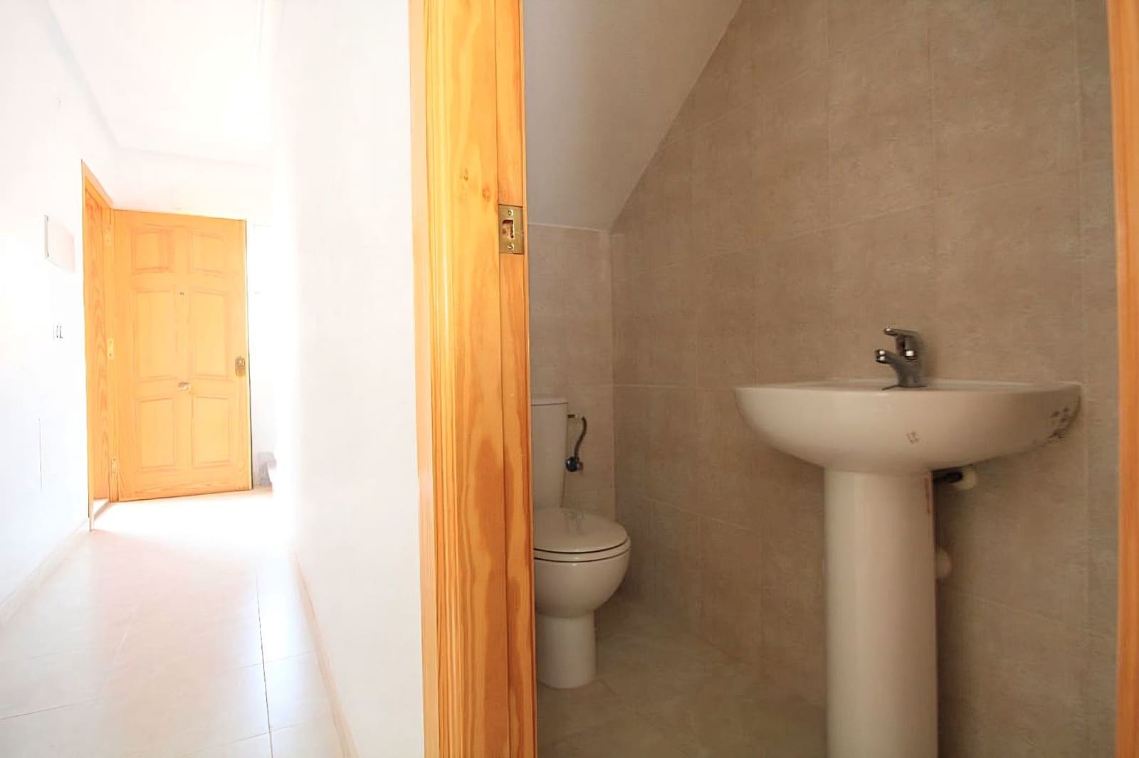 3 chambre Villa/Maison Semi-Mitoyenne à vendre à Torrevieja avec piscine garage - 189 000 € (Ref: 10034899)