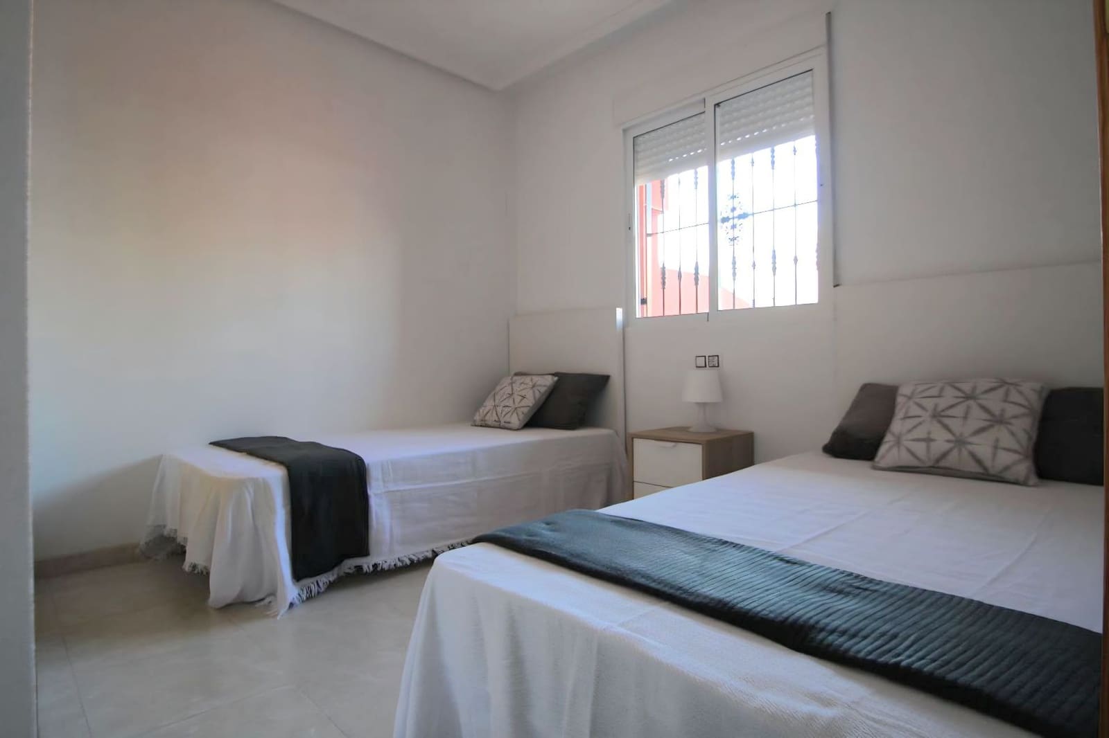 3 chambre Villa/Maison Semi-Mitoyenne à vendre à Torrevieja avec piscine garage - 189 000 € (Ref: 10034899)