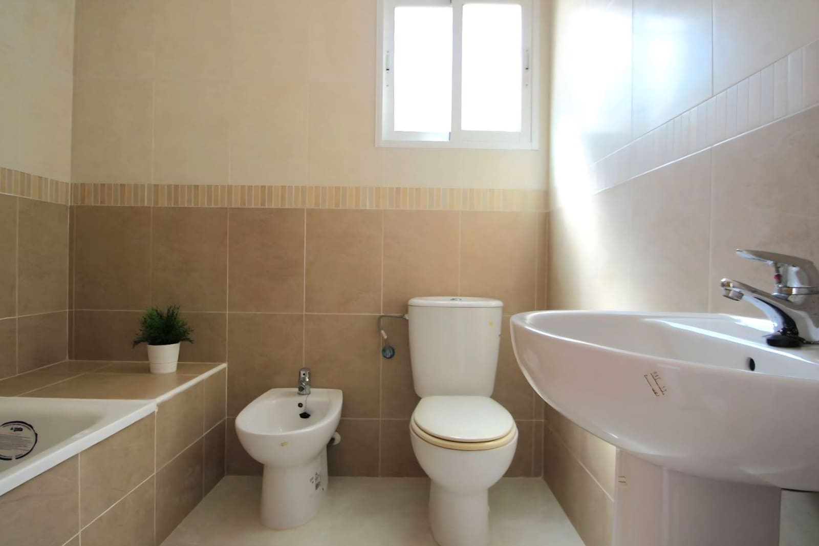 3 chambre Villa/Maison Semi-Mitoyenne à vendre à Torrevieja avec piscine garage - 189 000 € (Ref: 10034899)