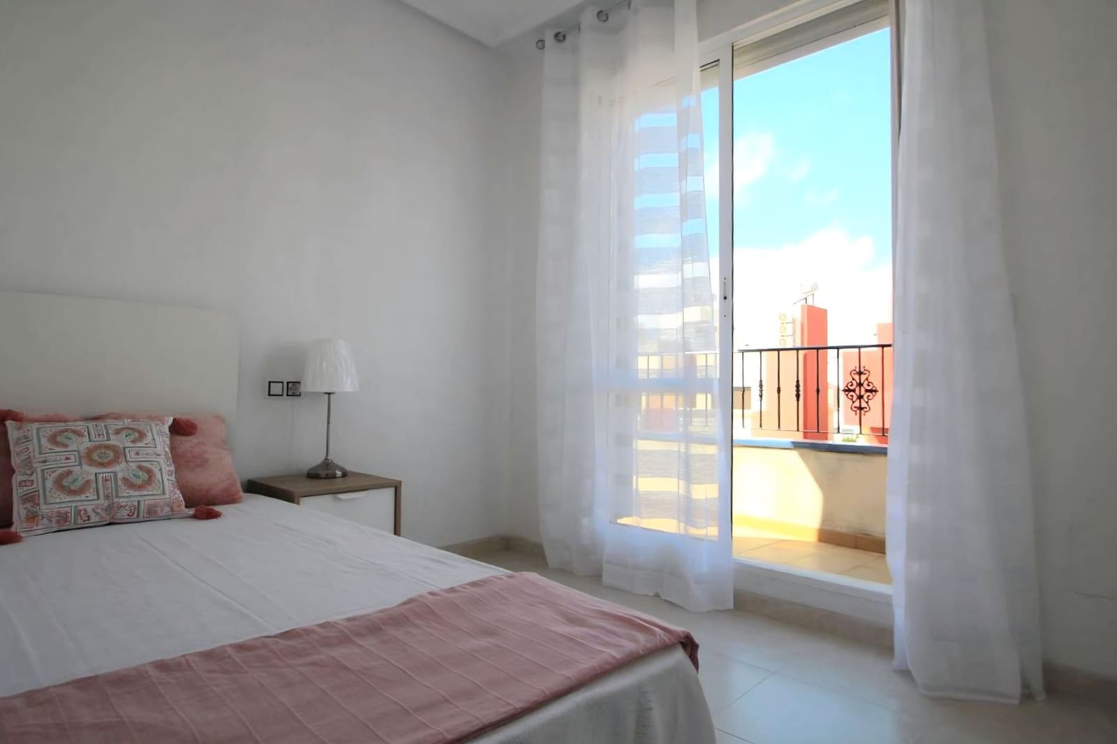3 chambre Villa/Maison Semi-Mitoyenne à vendre à Torrevieja avec piscine garage - 189 000 € (Ref: 10034899)