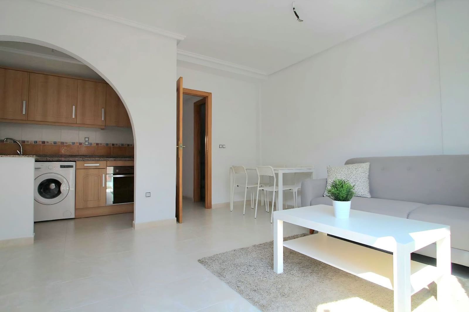 3 chambre Villa/Maison Semi-Mitoyenne à vendre à Torrevieja avec piscine garage - 189 000 € (Ref: 10034899)
