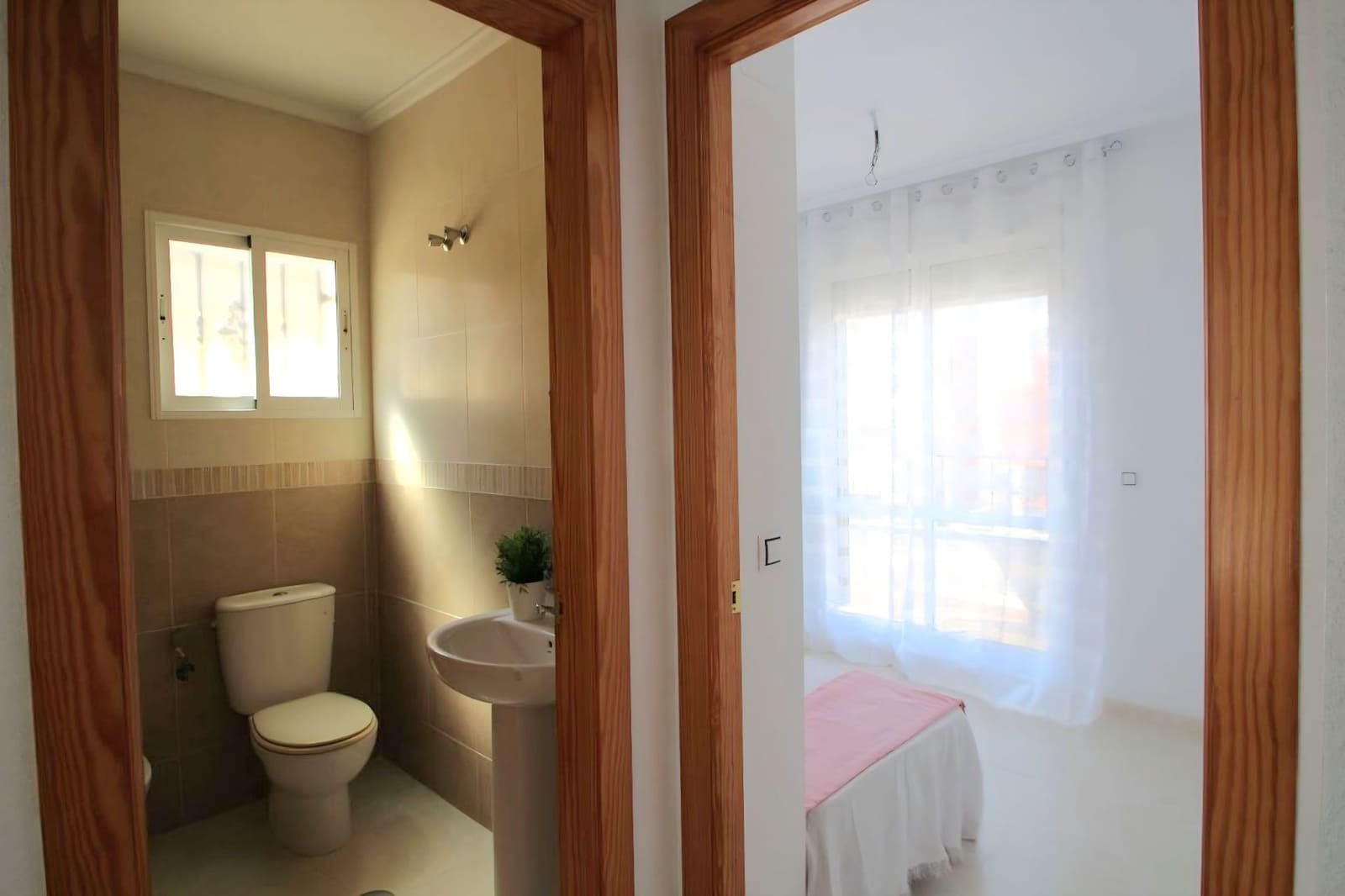 3 chambre Villa/Maison Semi-Mitoyenne à vendre à Torrevieja avec piscine garage - 189 000 € (Ref: 10034899)