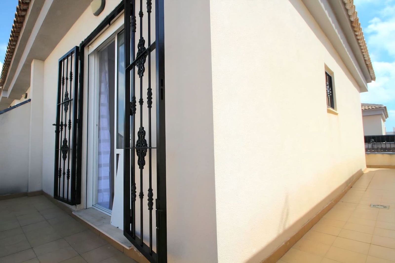 3 chambre Villa/Maison Semi-Mitoyenne à vendre à Torrevieja avec piscine garage - 189 000 € (Ref: 10034899)