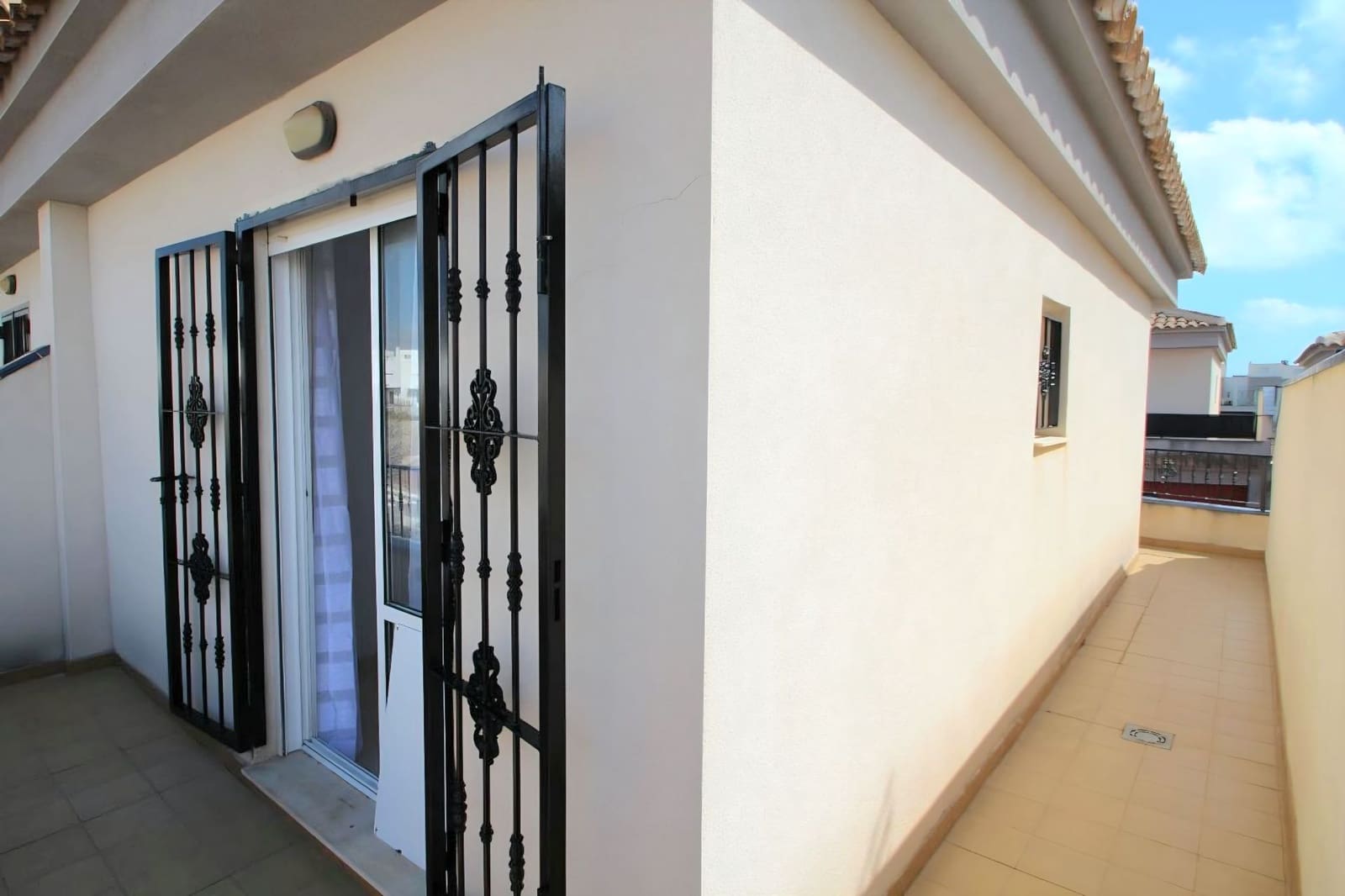 3 chambre Villa/Maison Semi-Mitoyenne à vendre à Torrevieja avec piscine garage - 189 000 € (Ref: 10034899)
