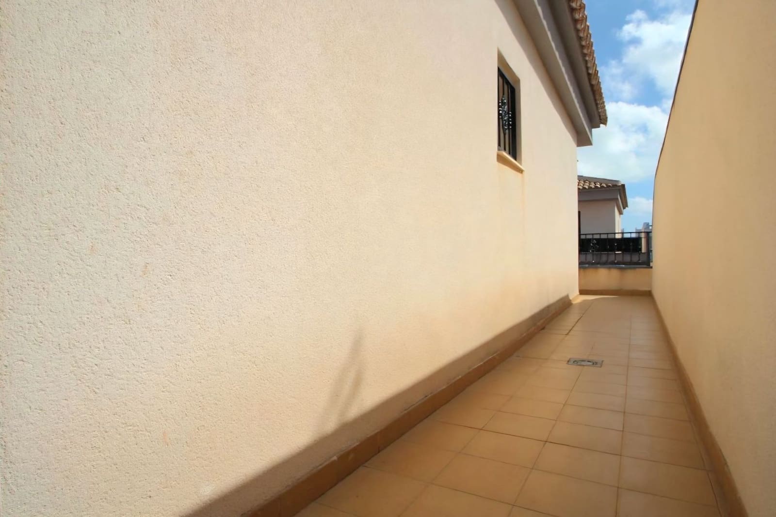 3 chambre Villa/Maison Semi-Mitoyenne à vendre à Torrevieja avec piscine garage - 189 000 € (Ref: 10034899)