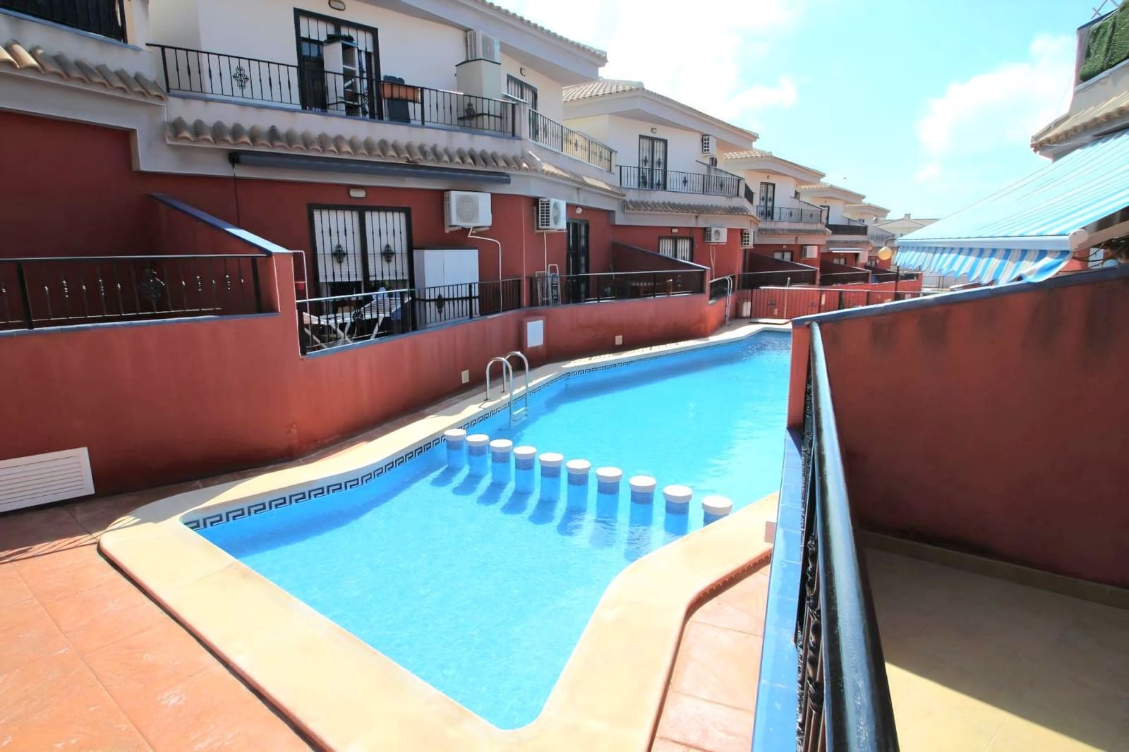 3 chambre Villa/Maison Semi-Mitoyenne à vendre à Torrevieja avec piscine garage - 189 000 € (Ref: 10034899)