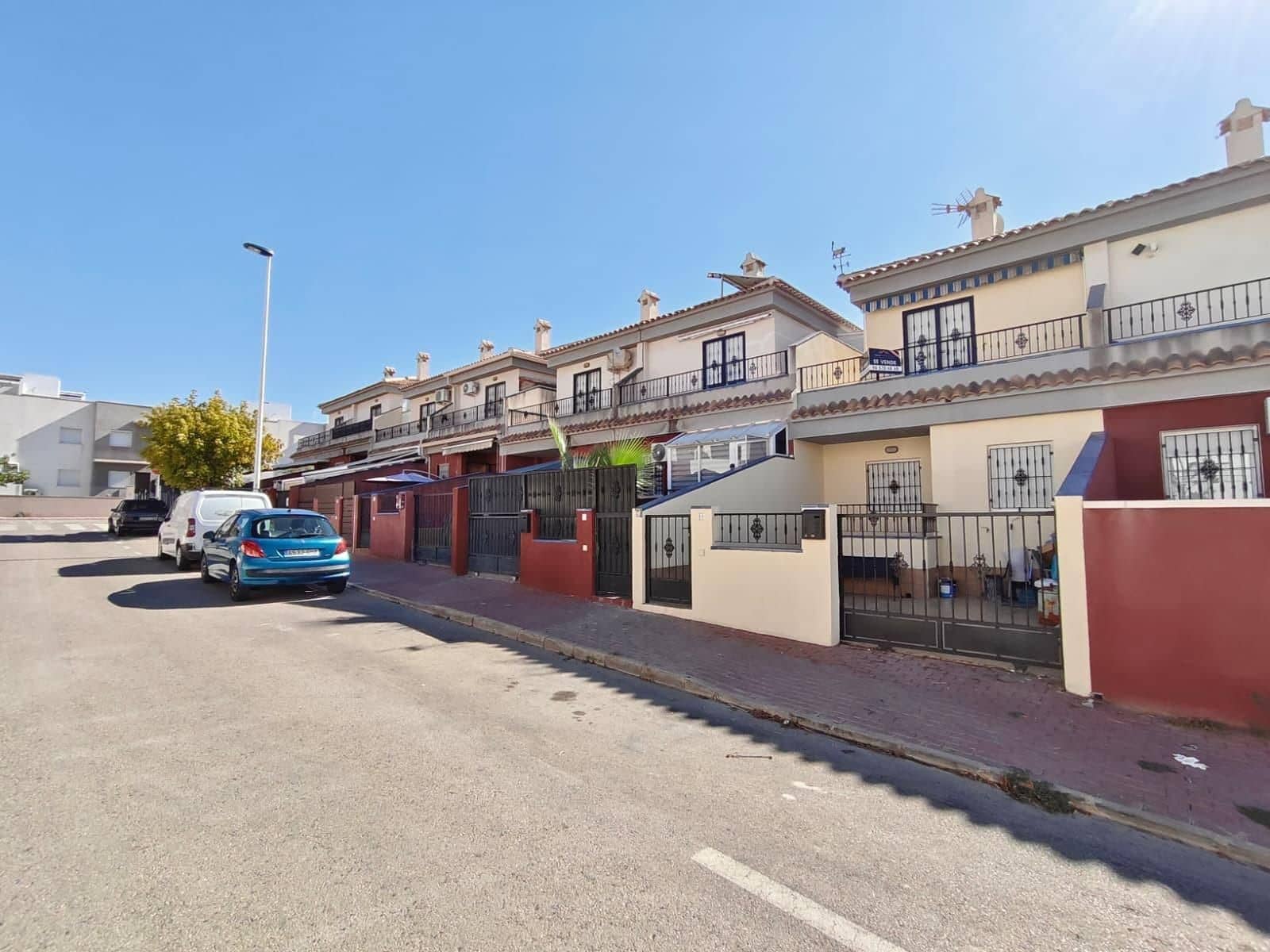 3 bedroom Semi-detached Villa for sale in Torrevieja with pool garage - € 189,000 (Ref: 10034899)