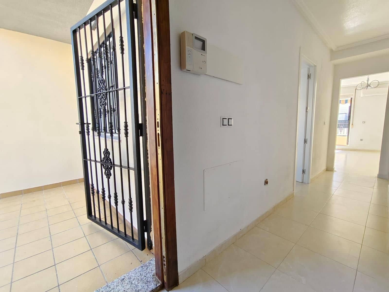 3 bedroom Semi-detached Villa for sale in Torrevieja with pool garage - € 189,000 (Ref: 10034899)