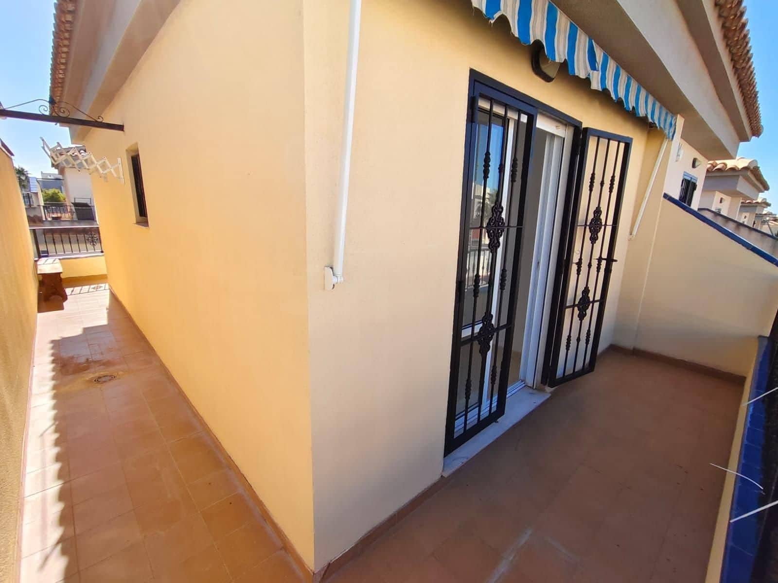 3 bedroom Semi-detached Villa for sale in Torrevieja with pool garage - € 189,000 (Ref: 10034899)