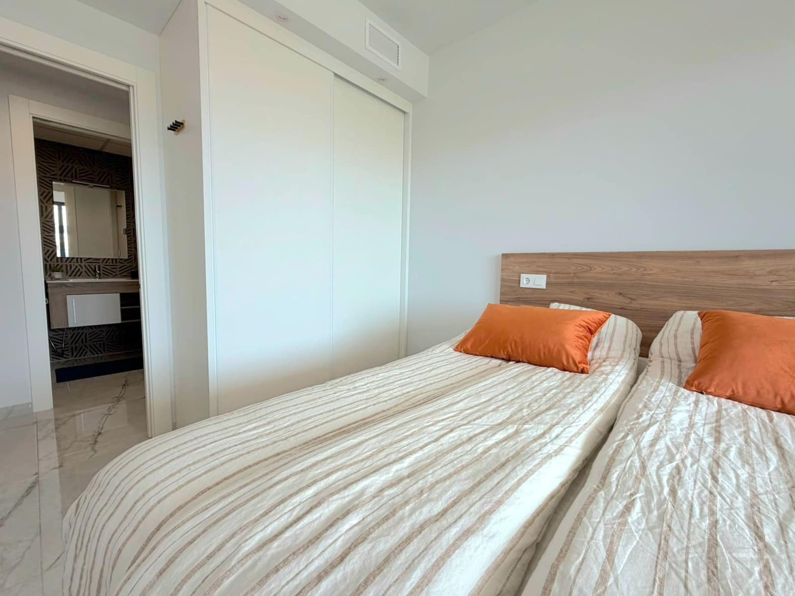 2 bedroom Apartment for sale in Orihuela Costa with pool garage - € 330,000 (Ref: 10034901)