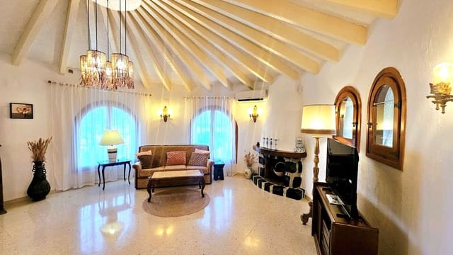 3 makuuhuone Huvila myytävänä paikassa Maryvilla, Calpe / Calp mukana 
autotalli - 485 000 € (Ref: 10034902)