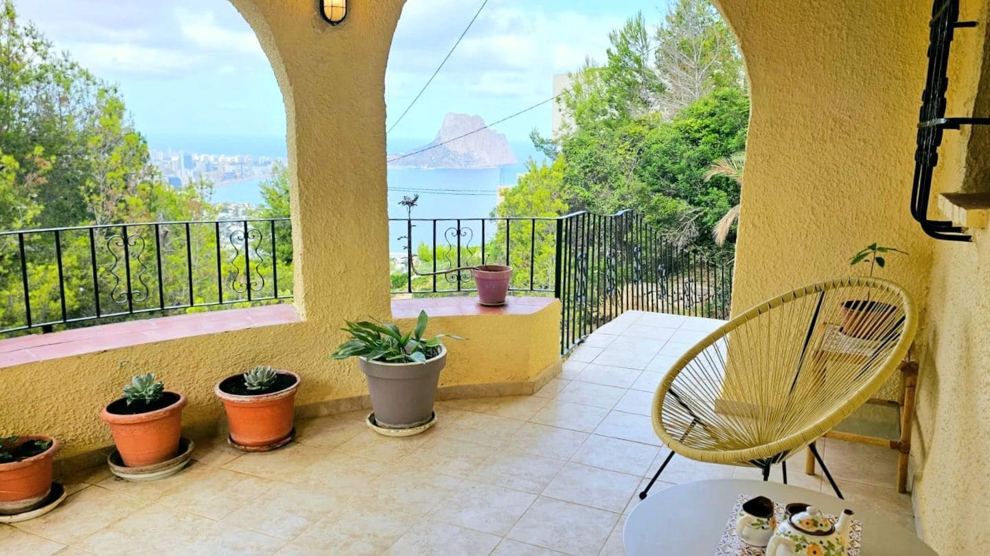 3 makuuhuone Huvila myytävänä paikassa Calpe / Calp mukana 
autotalli - 485 000 € (Ref: 10034902)